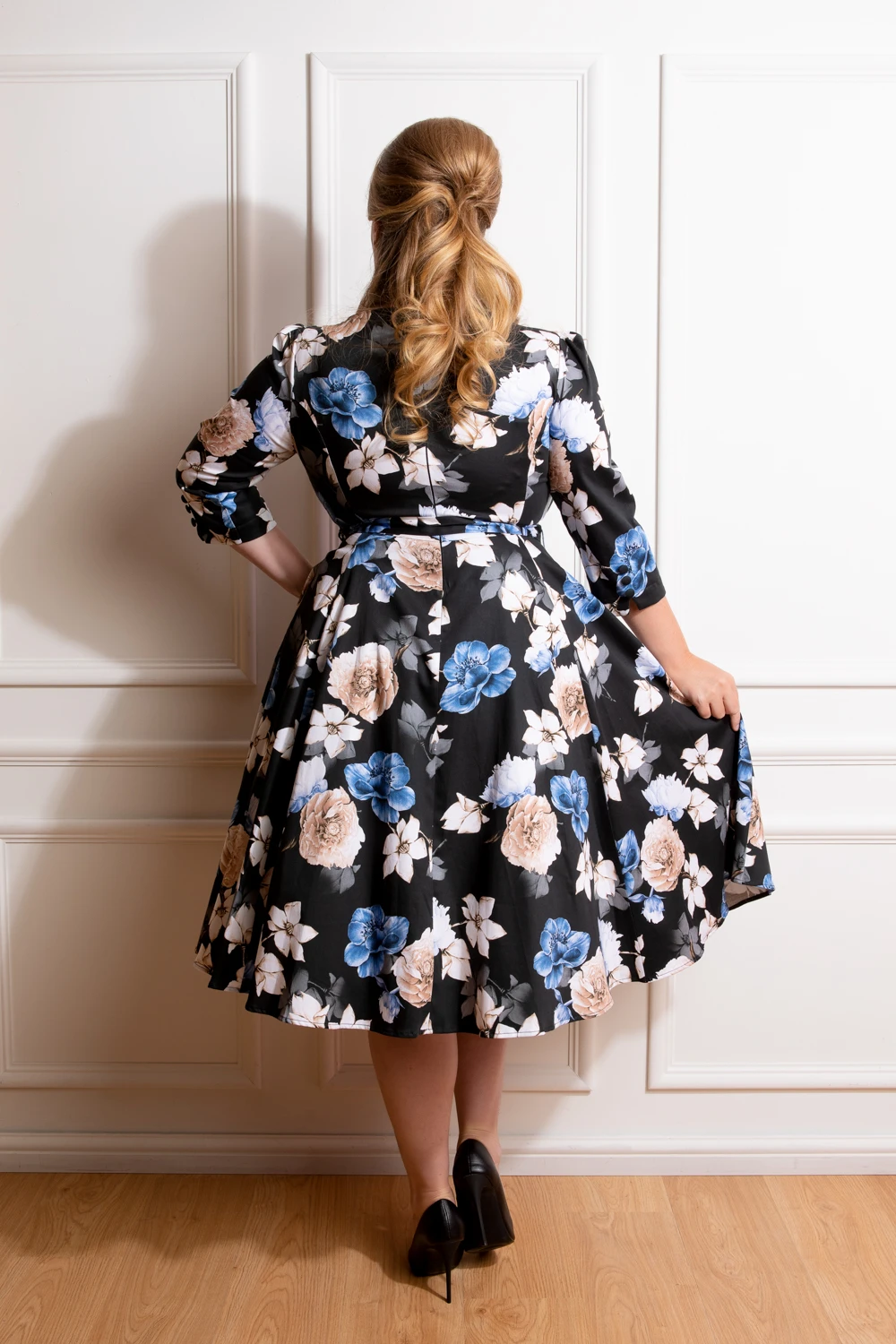 Zoe Floral Swing Dress In Plus Size - Image 2